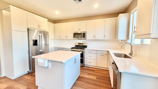 Building Photo - Wonderful Newer Construction Two-Story Home in The Citro Community of Fallbrook, complete with Co...