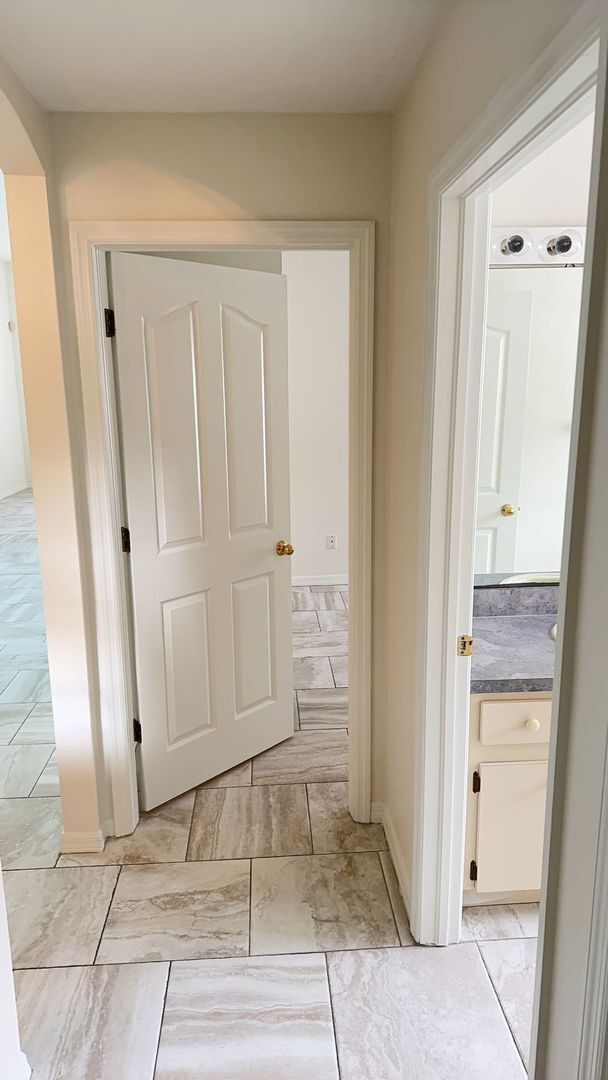 Building Photo - Come see this beautiful 3 bedroom, 2 bath, 2 car garage home for rent near Citrus Park Mall!