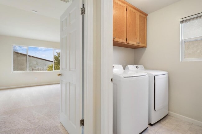 Building Photo - AVAILABLE NOW: HOME IN THE WESTERN EDGE OF...