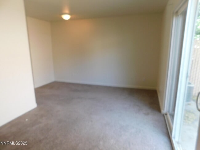 Building Photo - 685 Sunny Ln