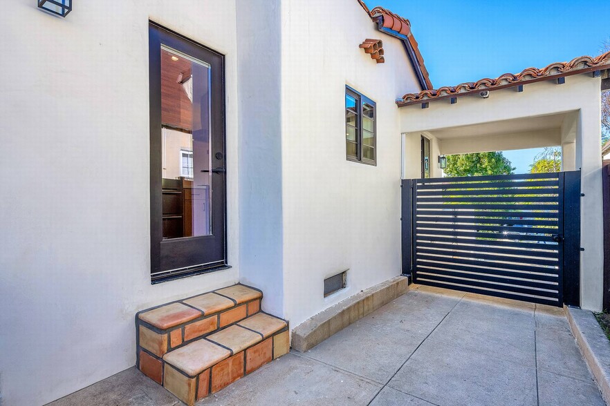 Building Photo - 920 S Spaulding Ave