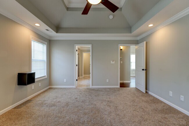 Building Photo - 1008 Meadowview Ln