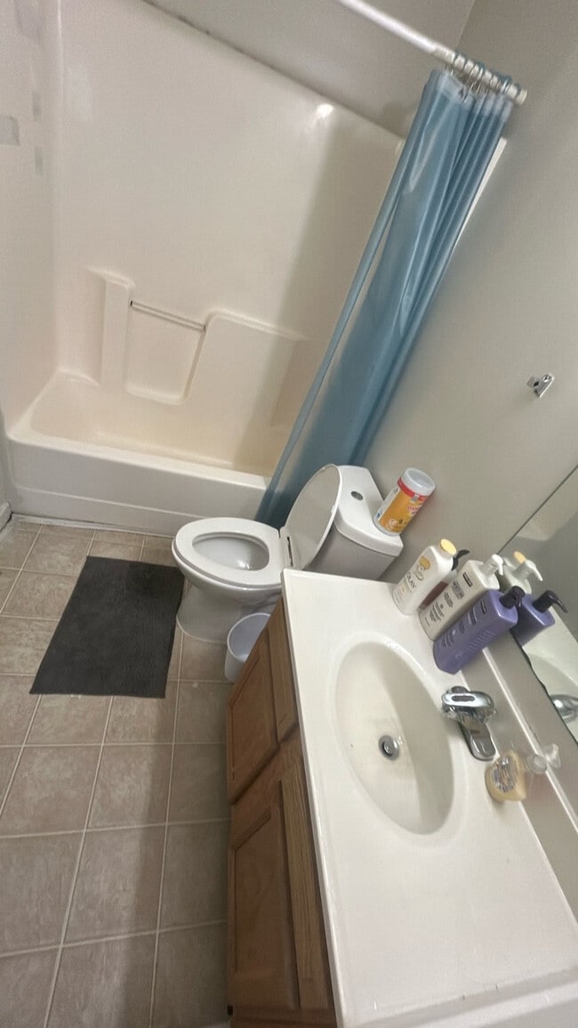 Building Photo - 1051 Southern Dr