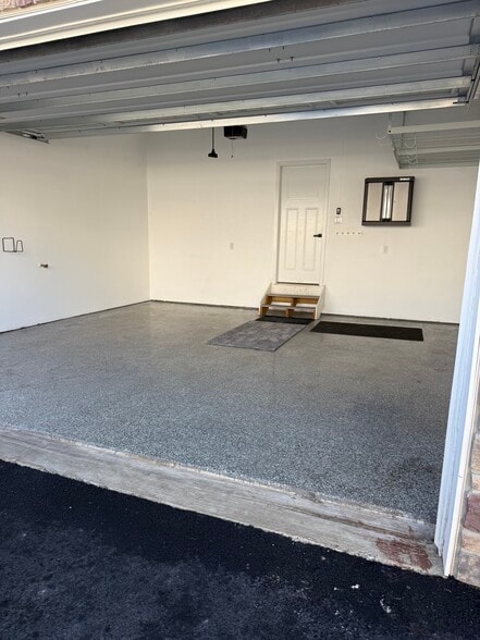 Building Photo - 310 Helenium Dr