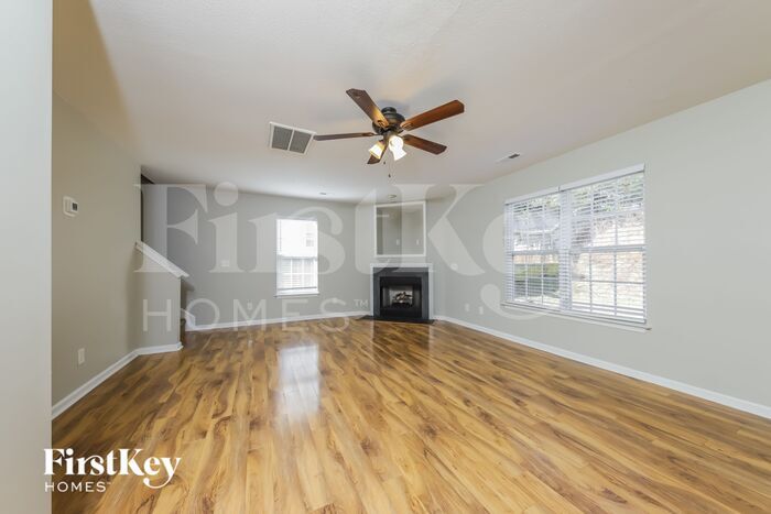 Building Photo - 828 Peachtree Meadows Cir