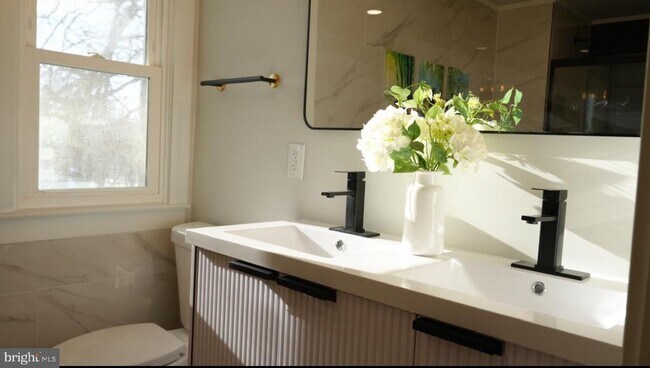 Building Photo - 5114 Montgomery Rd