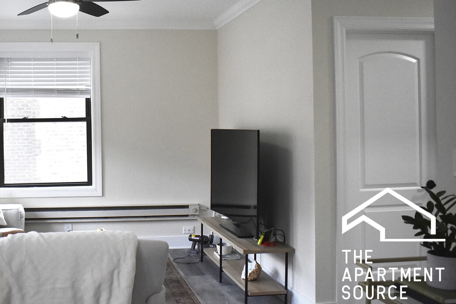 Building Photo - 839 W Cornelia Ave