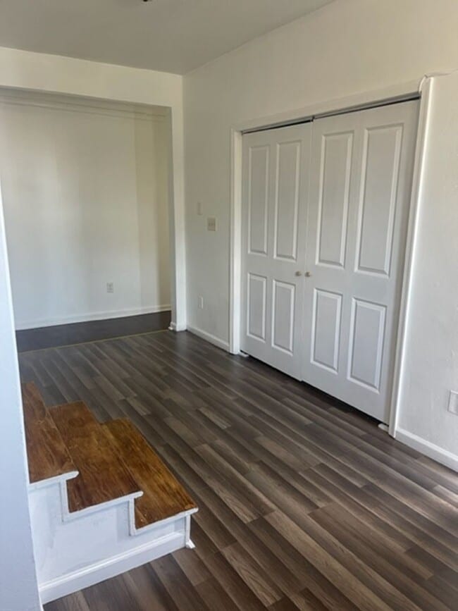 Building Photo - FOR RENT WILLOUBHY AREA!