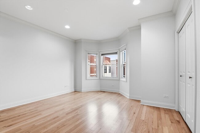 Building Photo - 2340 W Adams St