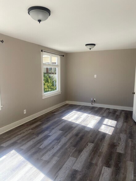 Building Photo - 1357 E Orange Grove Blvd