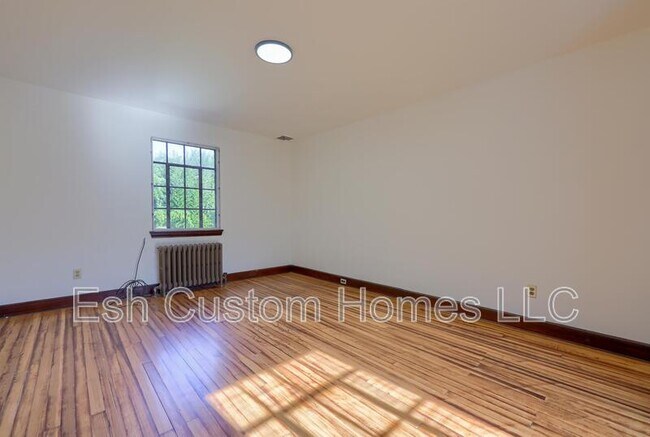 Building Photo - 5 Safe Harbor Village