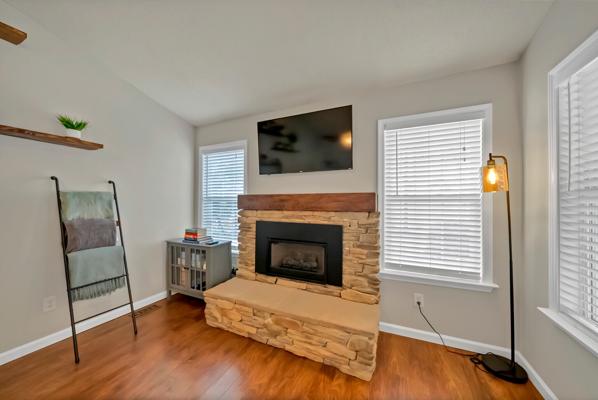 Building Photo - 345 Firebridge Dr