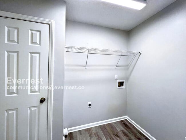 Building Photo - 494 Shady Grove Dr