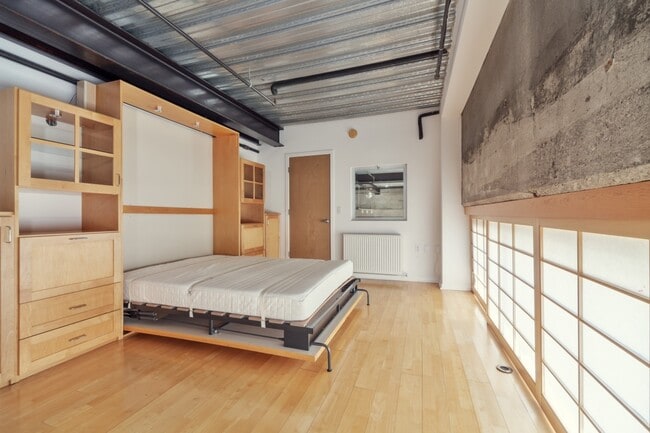 Building Photo - 465 10th St