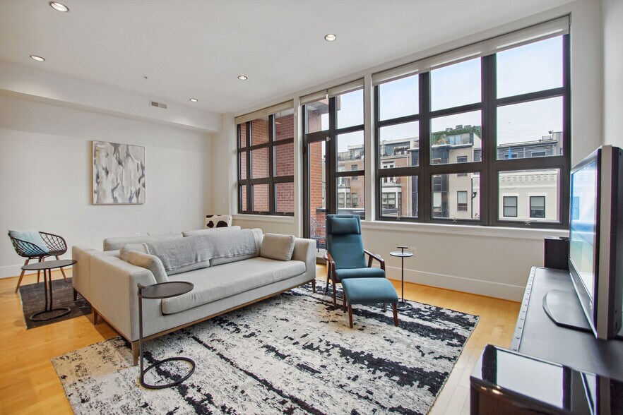 Building Photo - 2117 10th St NW