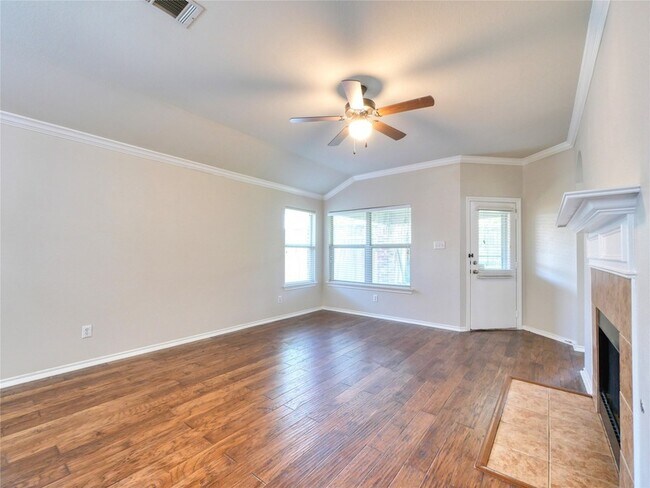 Building Photo - 6925 Red Bluff Dr