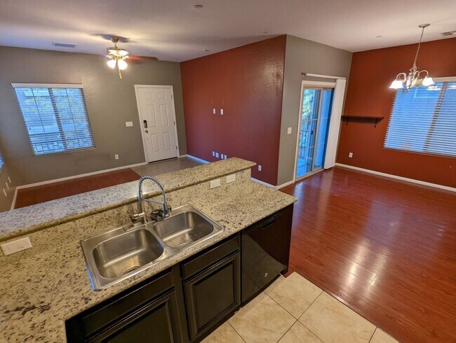 Building Photo - 7760 Floral Fabric Ct