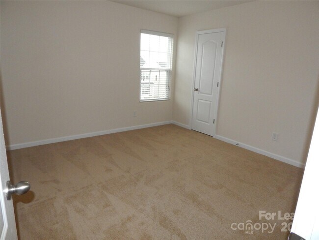Building Photo - 6036 Loy Ct