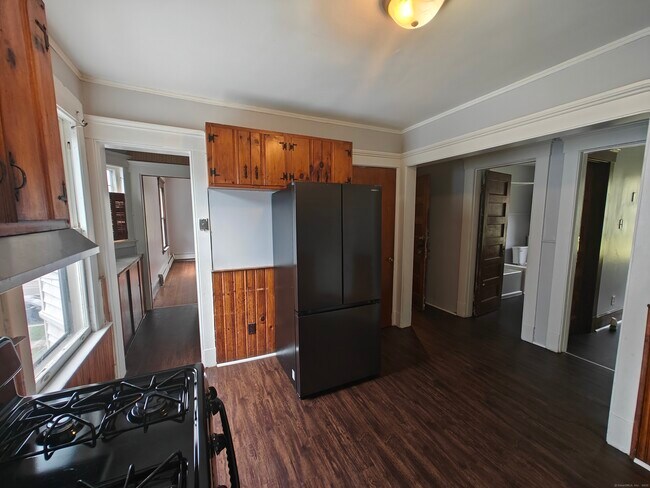 Building Photo - 83 Norton St