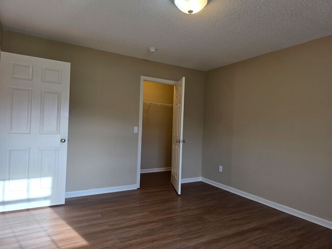 Building Photo - 1609 Bourland Ln