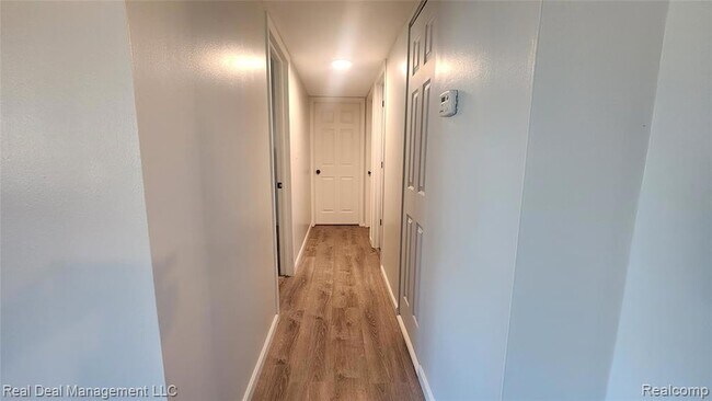 Building Photo - 6555 Manson Dr