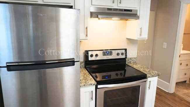 Building Photo - 605 Harnett St