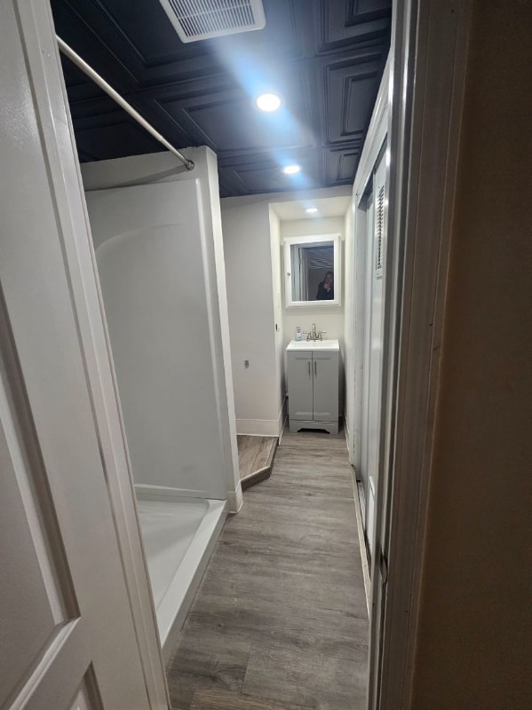 Building Photo - 8140 Meadow Ln