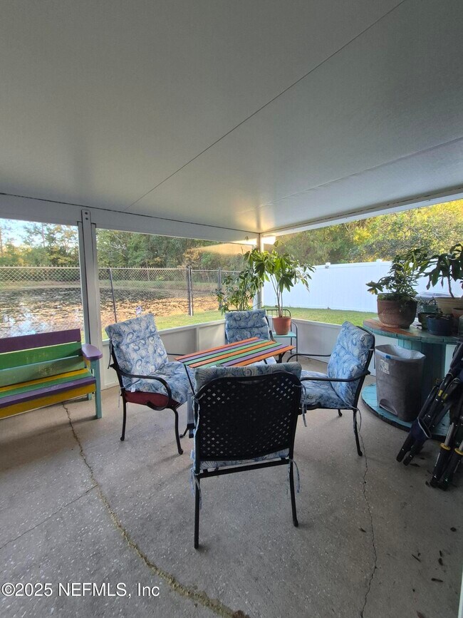 Building Photo - 1688 Northglen Cir