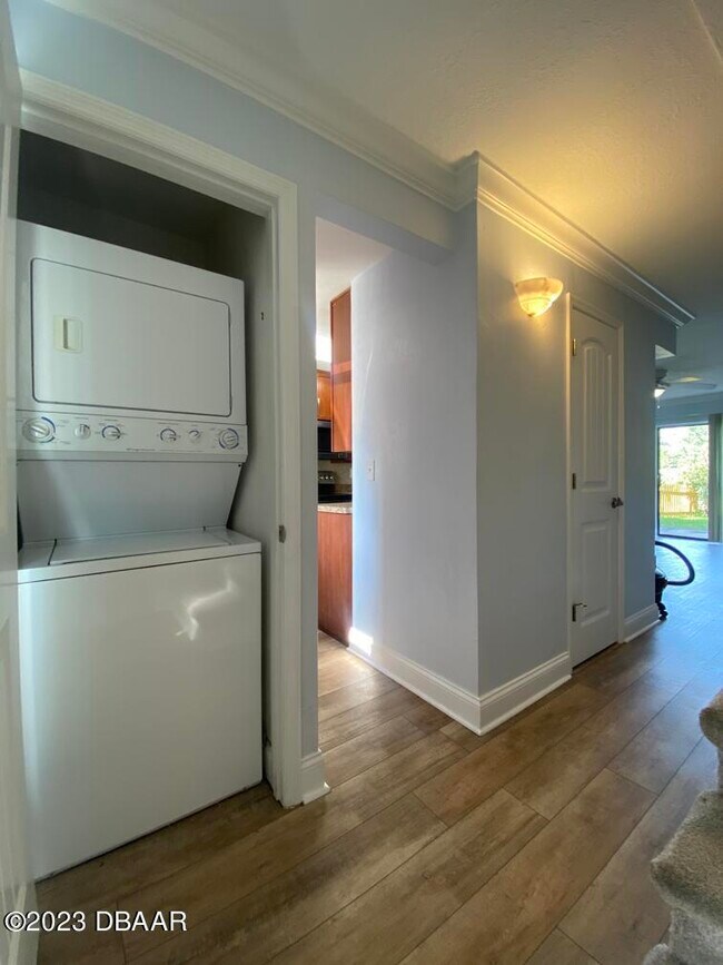 Building Photo - 65 Seton Trail