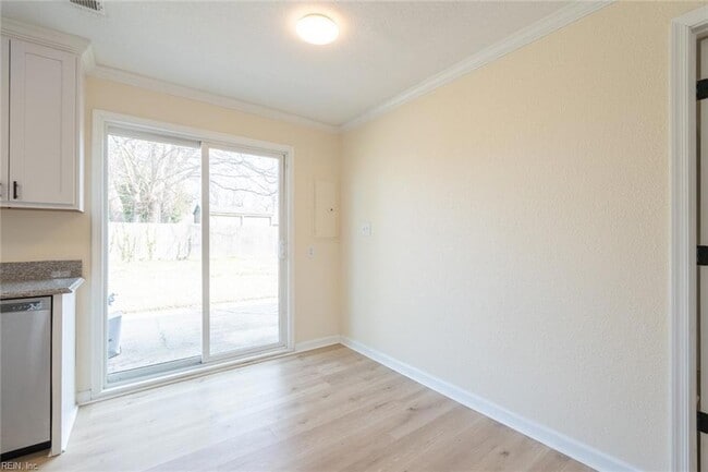 Building Photo - 3528 Chester St