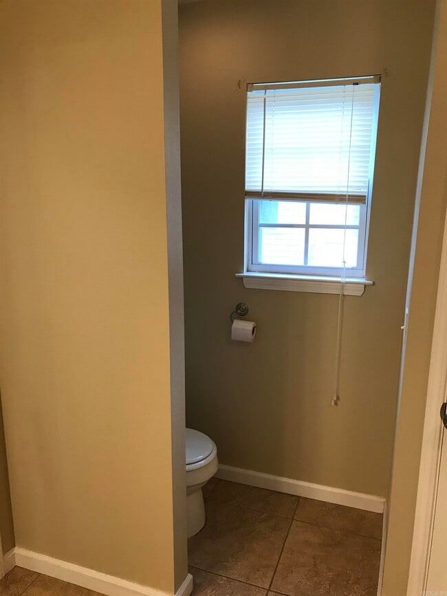 Building Photo - 2408 Pleasant Forest Dr
