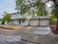 Building Photo - 20546 SW Lavender Ave