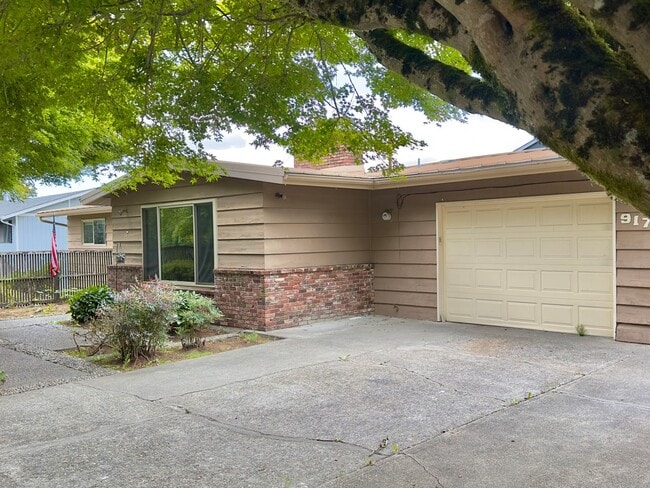 Building Photo - 2,510 Sq Ft | 5 Bedroom · 3 Bathroom – W/D, Terrace, Garage & Extra Space