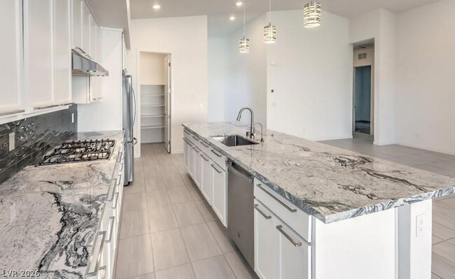 Building Photo - 11836 Star Grass Ave