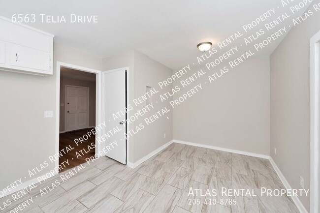 Building Photo - 6563 Telia Dr