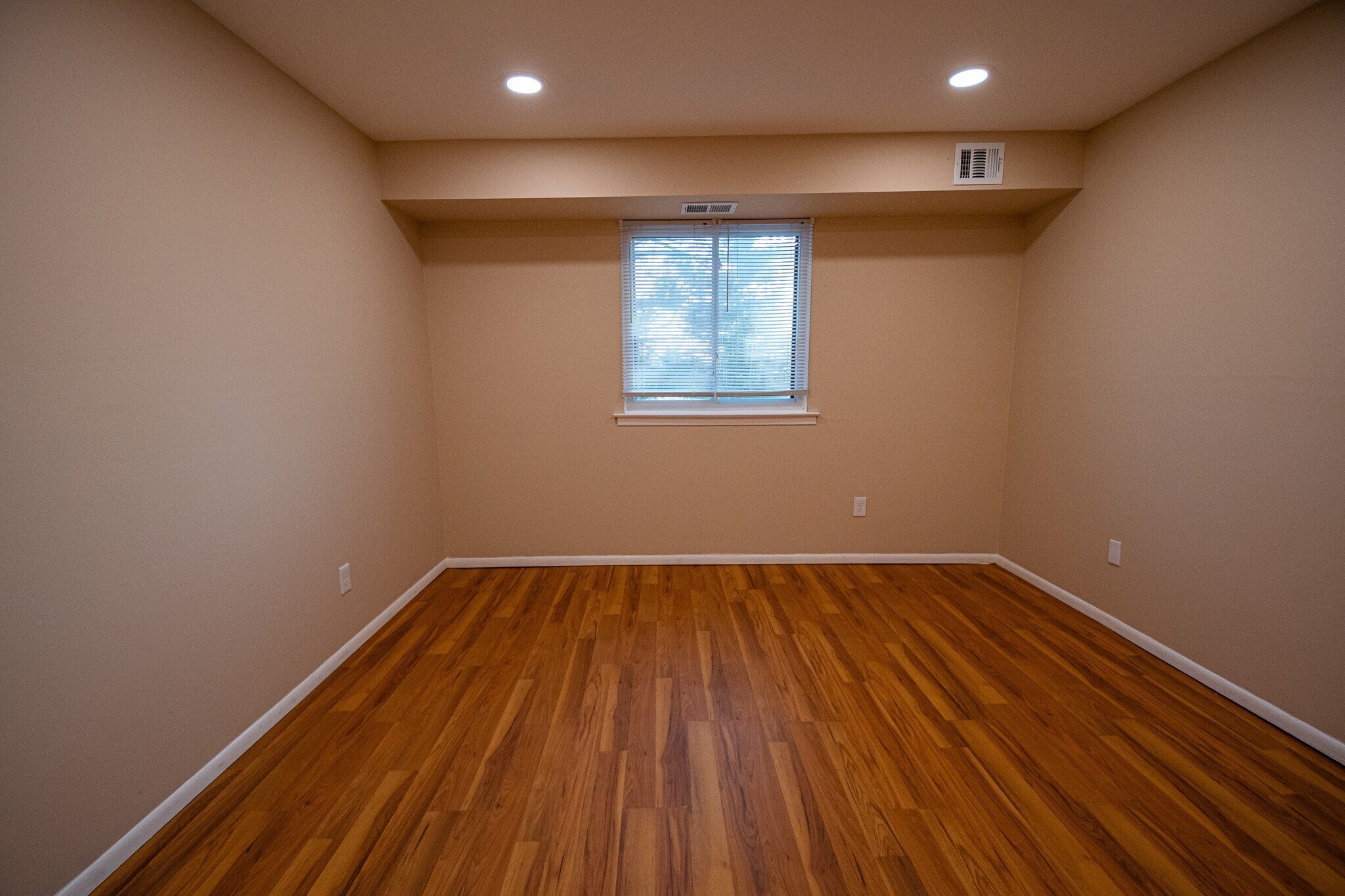 Building Photo - 9921 Bustleton Ave