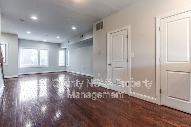 Building Photo - 1384 Talbert Ct SE