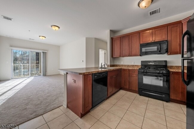 Building Photo - 41 Park Dr