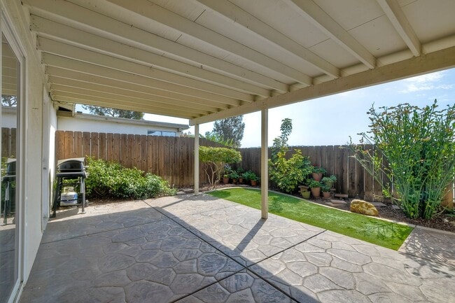 Building Photo - 55 yrs Plus ONLY Community! Lovely and Breathtaking 2 Bed 2 Bath unit in Oceanside