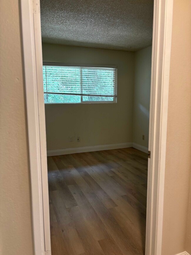 Building Photo - 6075 Peoria Dr
