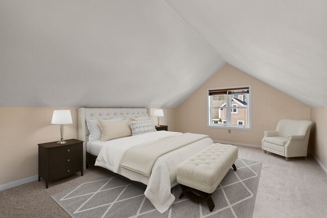 Building Photo - 6 Locust Ln