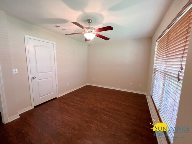 Building Photo - Immaculate 3 Bedroom Santa Rosa Beach Home!