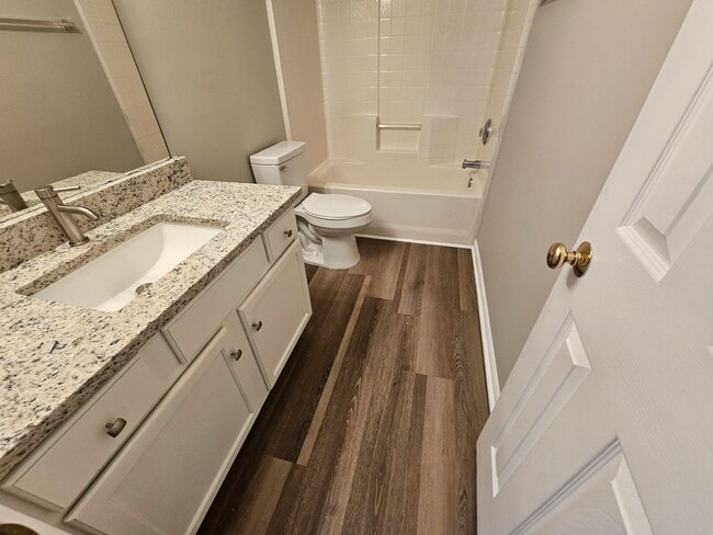 Building Photo - Remodeled Ranch Home Minutes from Uptown Charlotte