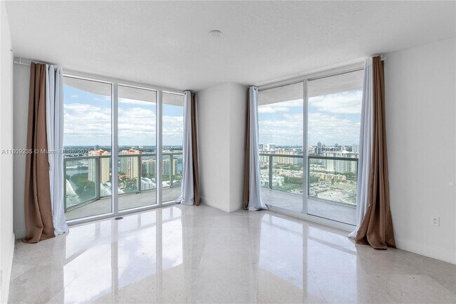 Building Photo - 16699 Collins Ave