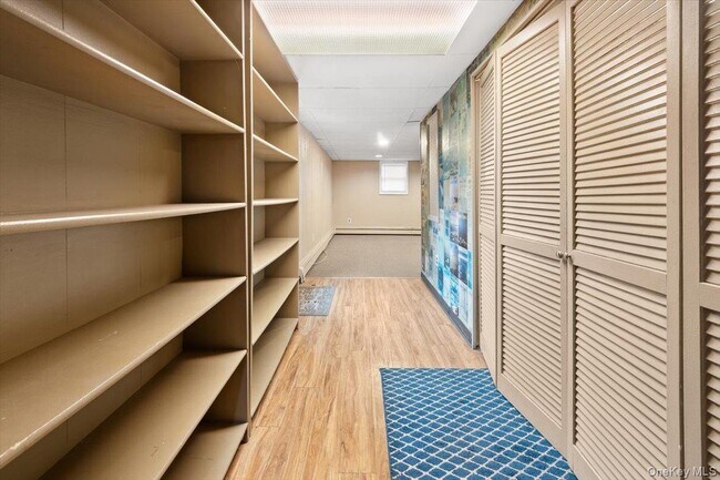 Building Photo - 1736 Central St