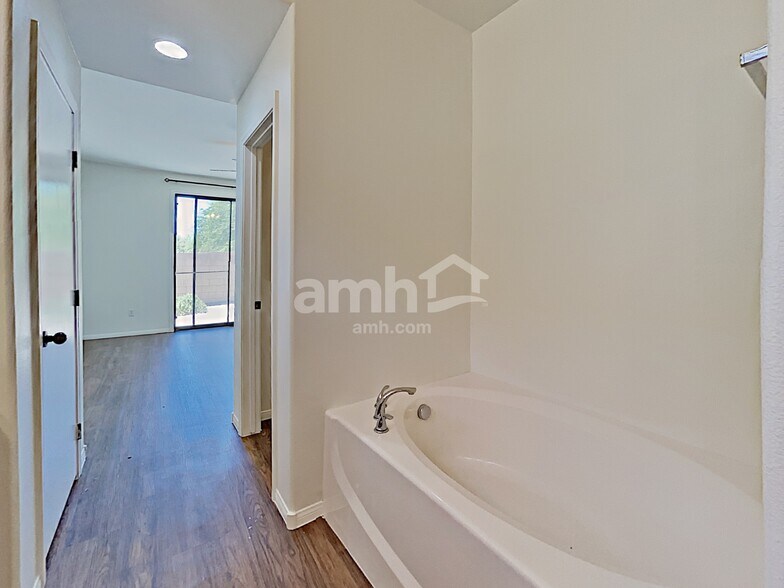 Building Photo - 9053 Fusion Dr