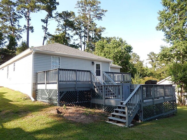 Building Photo - 494 Concord Rd