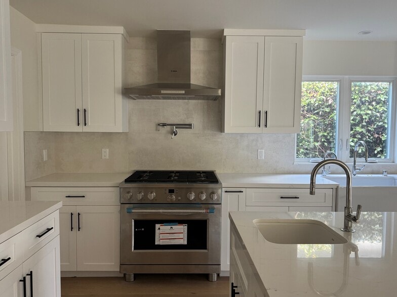 Building Photo - 2525 Idaho Ave