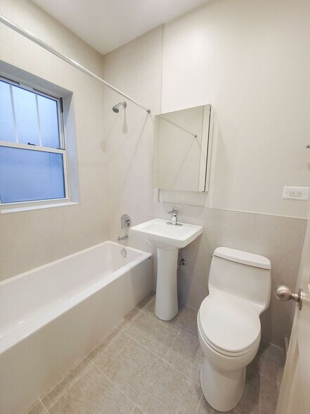 Building Photo - 3525 N Broadway St