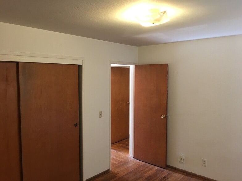 Building Photo - 1730 Stuart St